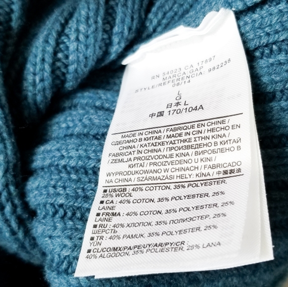 Gap Chunky Cable Knit Crew Sweater - Picture 4 of 5